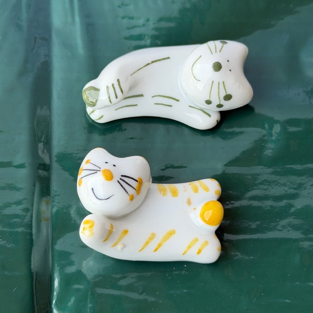 Set of 2 Ceramic Cat Chopstick Rests Hand Painted Table Decor Storage B-9